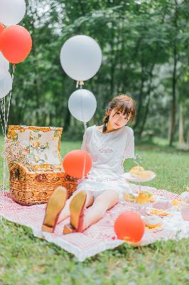 雏鸟幼儿小学生张婉莹,女大学生的沙龙室