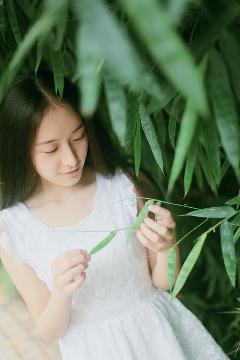 小荡货奶真大水多好紧视频